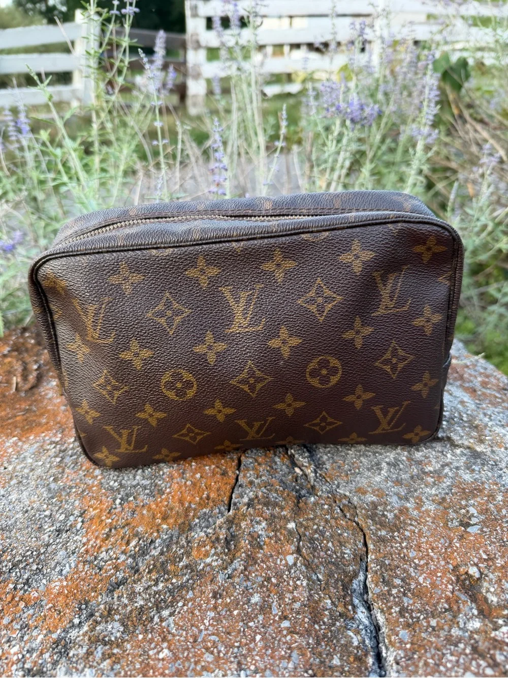 Authentic Louis Vuitton Monogram Trousse Toilette 23 Clutch Bag